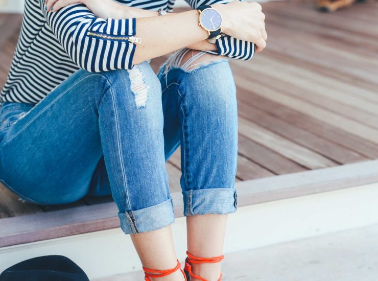 BOYFRIEND JEANS AND LACE UP FLATS