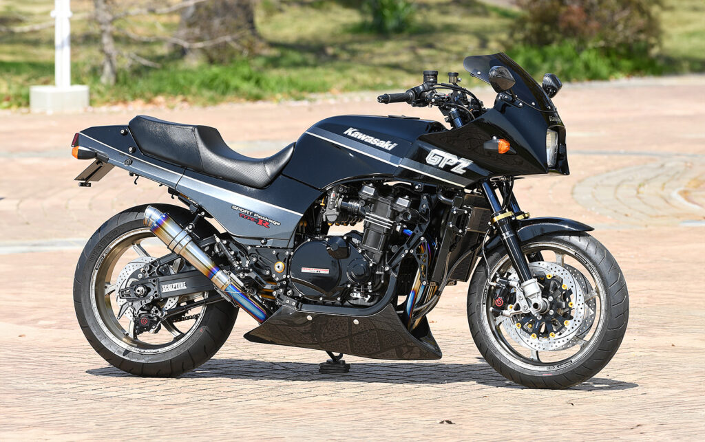 SPORT PACKAGE: Kawasaki GPZ900R ‘Type-R’.