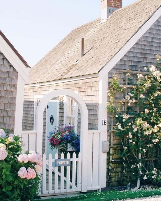 Jess Ann Kirby is inspired by coastal New England for her summer garden.