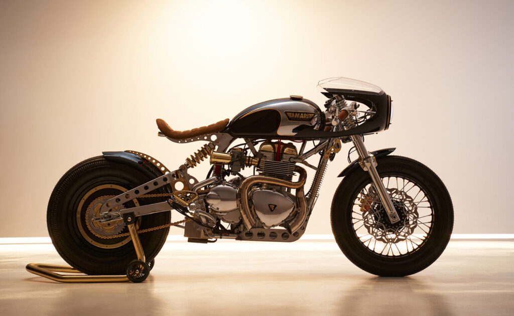 BLACK DRAGON: Triumph Thruxton from Tamarit Motorcycles.