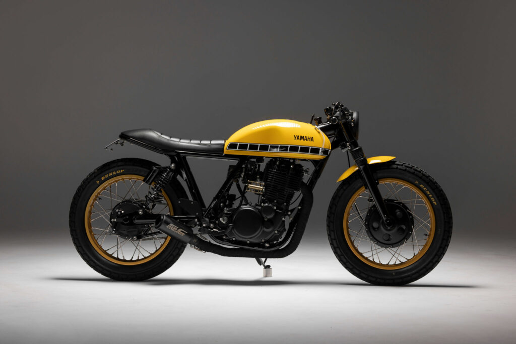 SPEED BLOCK SR: Yamaha SR400 by Black Cycles.